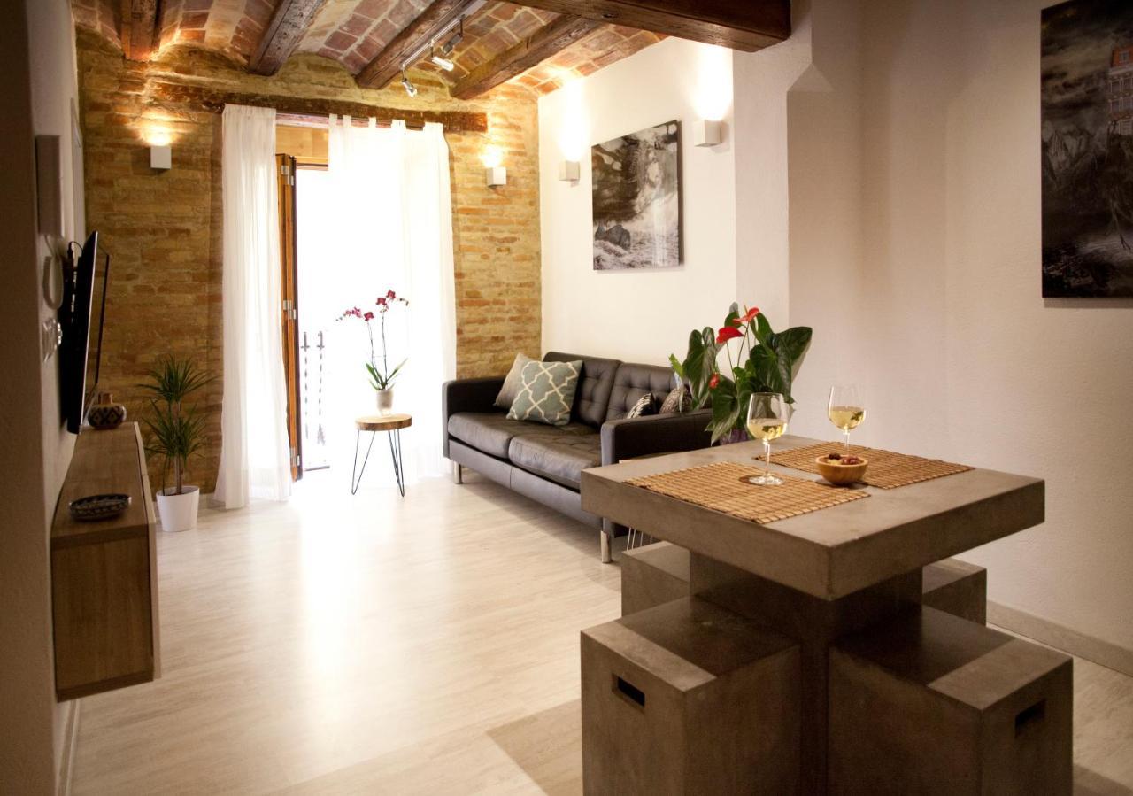Authentic Charming Apartment/Wifi/Air Conditioning Valencia Eksteriør billede
